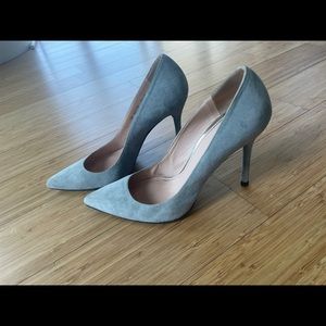 Stuart Weitzman Grey suede pump
